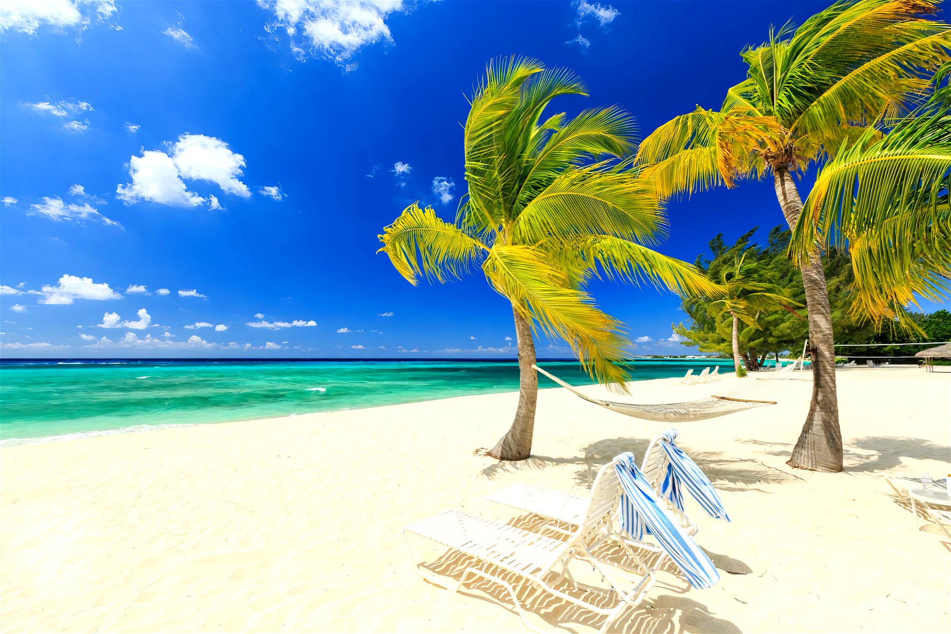 Grand Cayman Retreat LuxGive